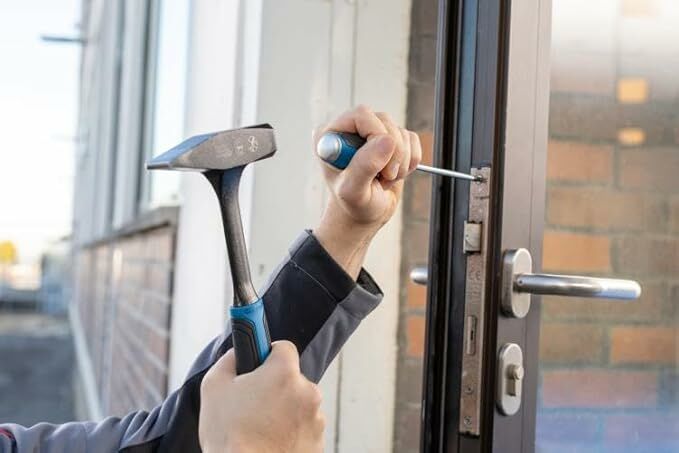 Bosch Profesyonel Çekiç : Dayanıklı ve Ergonomik Tasarım