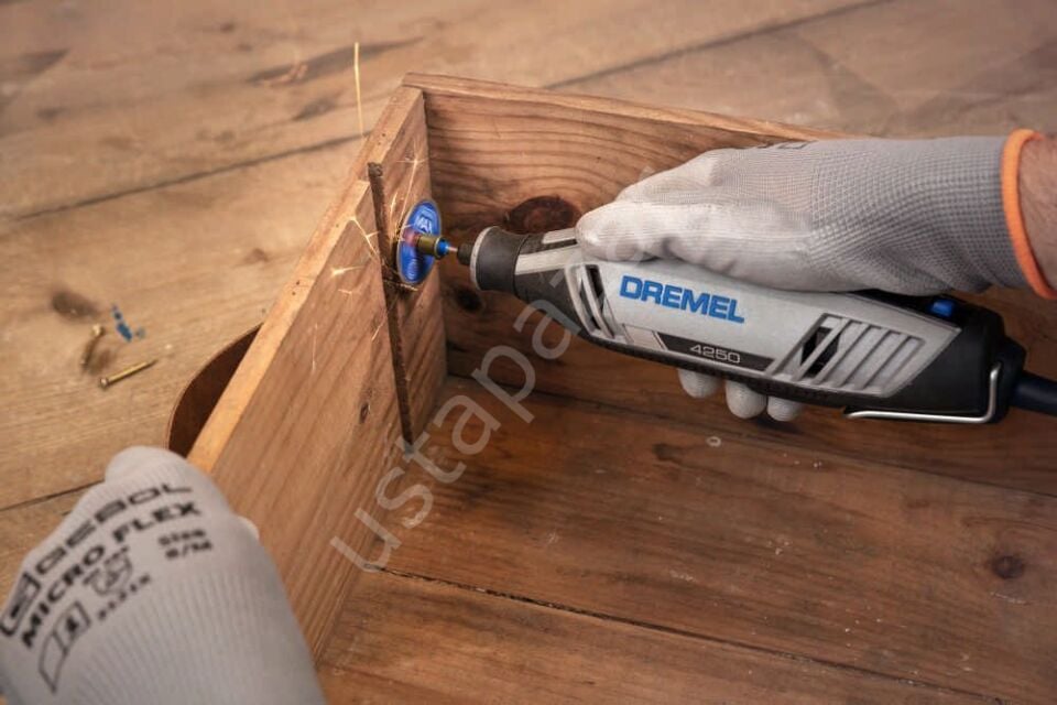 Dremel® 4250-6 128 Aksesuarlı 175 W Gravür Taşlama El Motoru F0134250JK