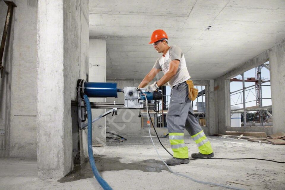 Bosch - Best Serisi Beton İçin 1 1/4'' UNC Girişli Elmas Sulu Karot Ucu 72 mm 2608601362