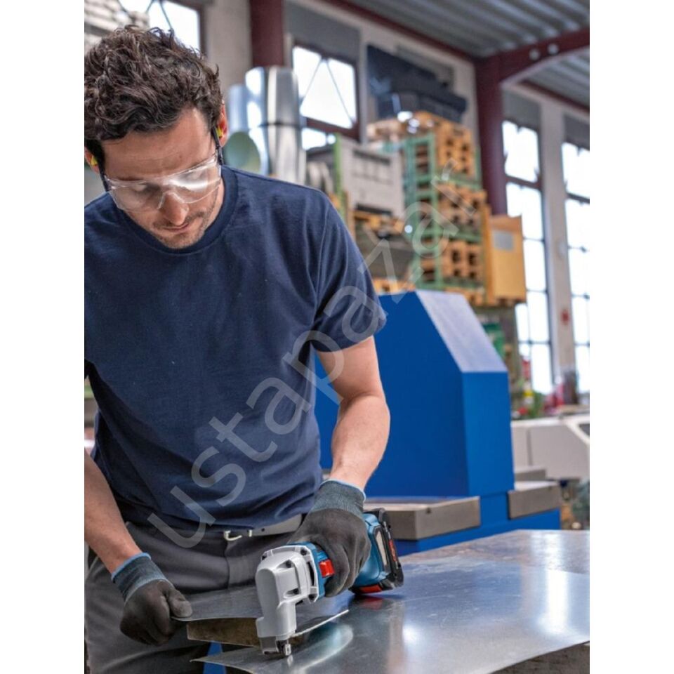 Bosch Professional GSC 18V-16 E Akülü Sac Kesme Makası-Solo (Akü ve Şarj Cihazı Hariç) - 0601926300